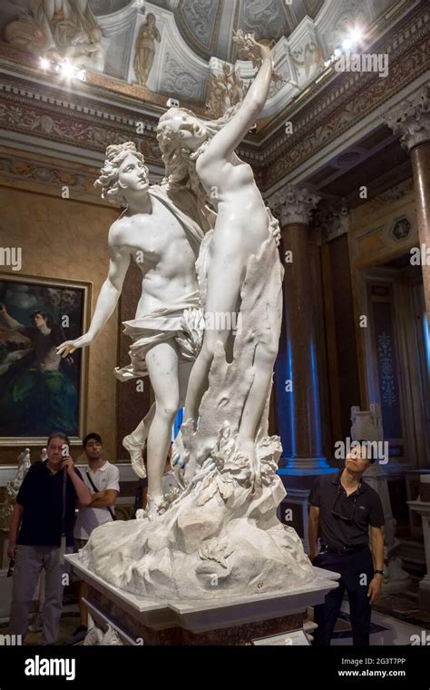 Bernini Statue Apollo E Dafne Apollo And Daphne Stock Photo Alamy