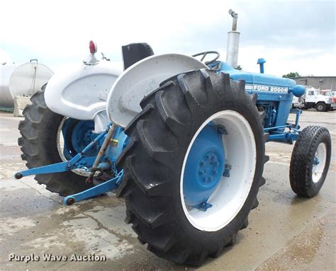 1971 Ford 2000 Tractor In Topeka Ks Item Da6394 Sold Purple Wave