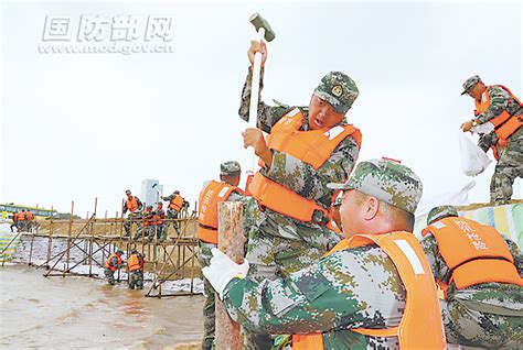 哈尔滨警备区组织军地联合抗洪演练 中华人民共和国国防部