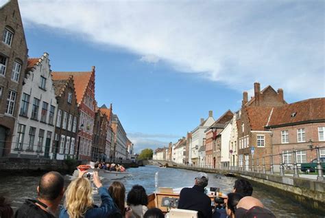 Paseo En Barco Por Los Canales En Brujas Bravo Discovery Es