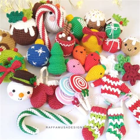 Crochet Mini Mittens Ornament Raffamusadesigns