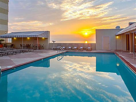 20 Hotels with Rooftop Pool in Virginia Beach - Isa's Guide