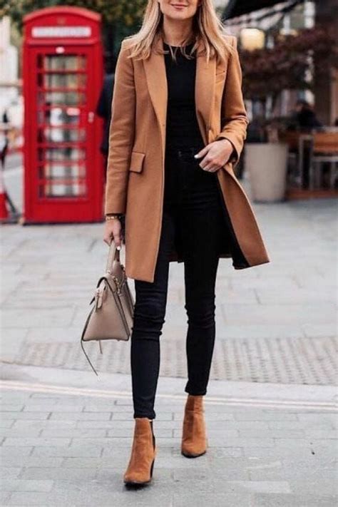 10 Trendy Business Casual Outfits For Women That You Need In Your