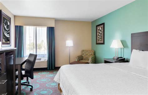 Hampton Inn Bakersfield Hotel : Rates, photos and reviews