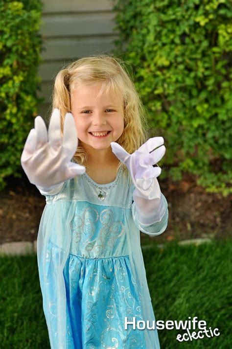 Frozen Elsa Gloves - Housewife Eclectic