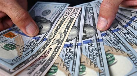 El dólar blue saltó a 302 y marcó un nuevo máximo histórico