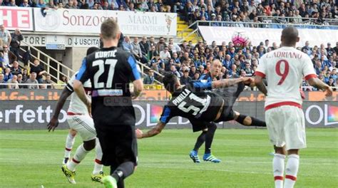 Atalanta Non Solo Pinilla Contro Il Milan Il Gol è Spesso Poesia