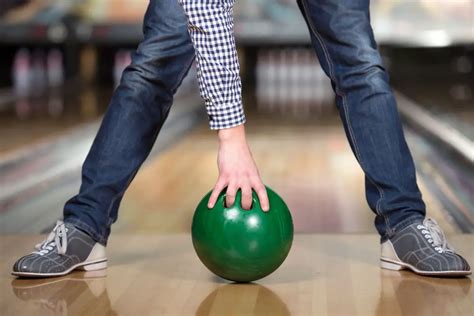 Bowling Stance Where To Stand And Proper Body Positioning