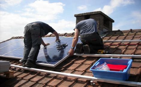 Paneles Solares En Tejados Eliseo Sebastian Energ A Solar