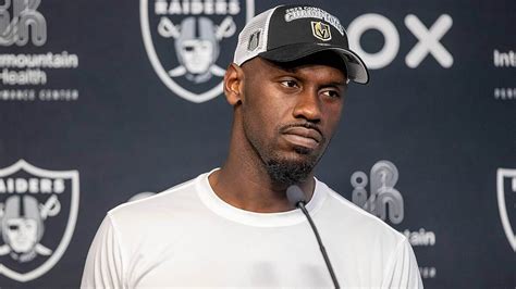 Raiders Chandler Jones Posts Dozens Of Tweets Slamming Team Again