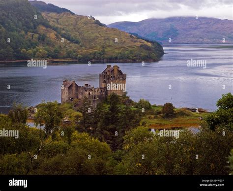 Scottish Castle on Loch Duich Stock Photo - Alamy