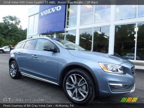 Mussel Blue Metallic Volvo V Cross Country T Awd Off Black