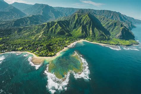 Best Surfing Beaches Kauai (7 Rad Spots)