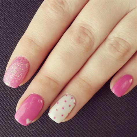 Pink And White Nails With Glitter And Dots Uña Decoradas Uña