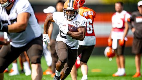 Nick Chubb Named Fedex Ground Player Of The Week