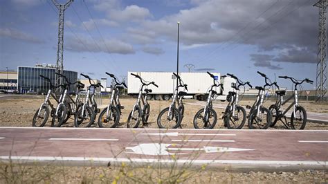 Así es el tramo del nuevo carril bici que une el polígono de Malpica