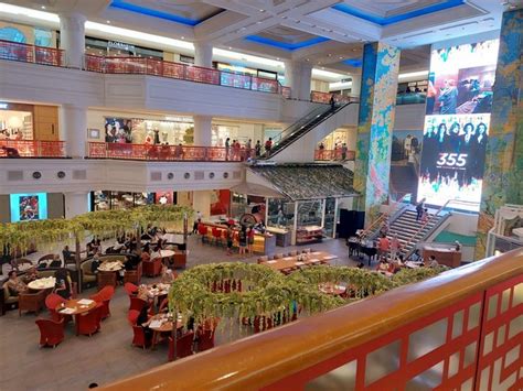 Best 7 Things to Do in Plaza Indonesia Mall Jakarta - urtrips