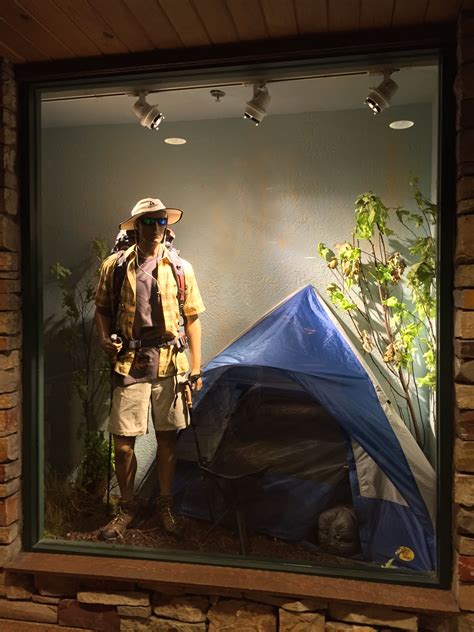 Hiking And Camping Themed Display Window At Bass Pro Shops Store Window Displays Fashion