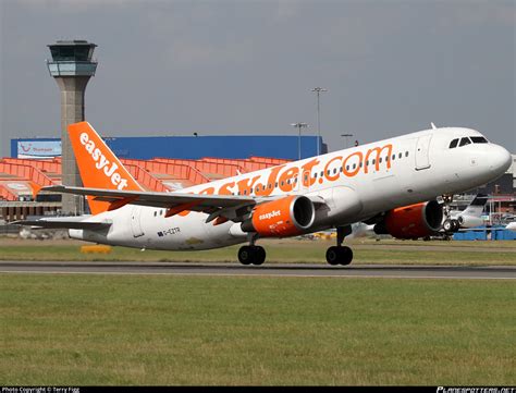 G EZTR EasyJet Airbus A320 214 Photo By Terry Figg ID 1138842