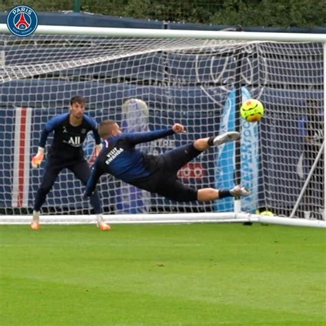 マルコ・ヴェッラッティさんのインスタグラム動画 マルコ・ヴェッラッティinstagram「tomap95 👌🔴🔵 Psg」7月10