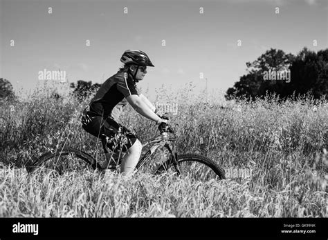 Young Women Mountain Bike Rider Stock Photo - Alamy