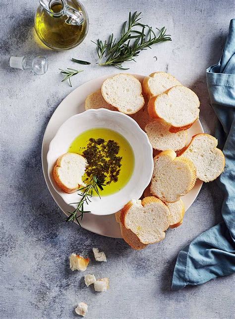 A Blend Of Fresh Garlic And Herbs Create This Flavorful And Aromatic Dipping Oil This Herbs And Olive