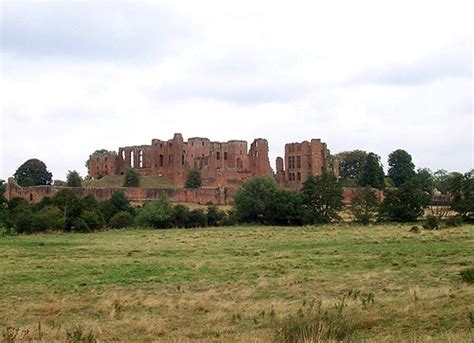 14 Picturesque English Castle Ruins | English castles, Kenilworth ...