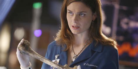 Bones Star Emily Deschanel Candidly Addresses Show's Flaws & Criticisms