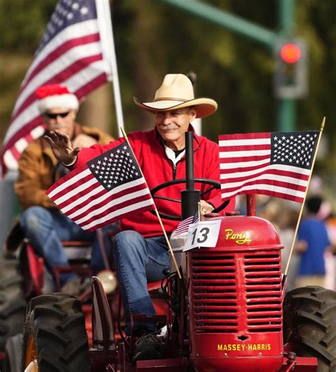 2023 Fiesta Bowl Parade in Phoenix: See the floats and fun