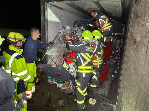 Fotos Lkw Unfall auf Kreisstraße RO42 bei Albaching