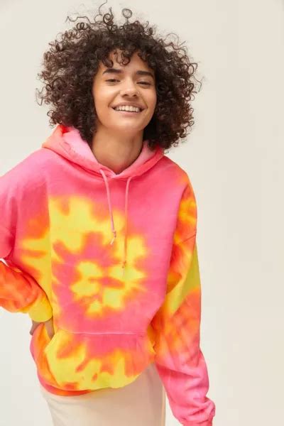 Vintage Hot Pink Tie-Dye Hoodie Sweatshirt | Urban Outfitters