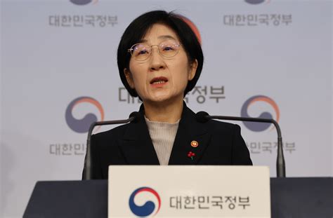 한화진 환경장관 태양광 폐패널 현장 처리 규제샌드박스 허용 방안 검토