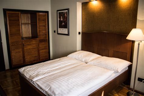 Rooms & Rates | Hotel Continental