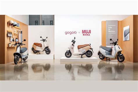 Gogoro X Muji無印良品全新聯名系列上市，gogoro Viva Mix Me、viva Me、系列配件輕盈登場，限時購車贈聯名安全帽