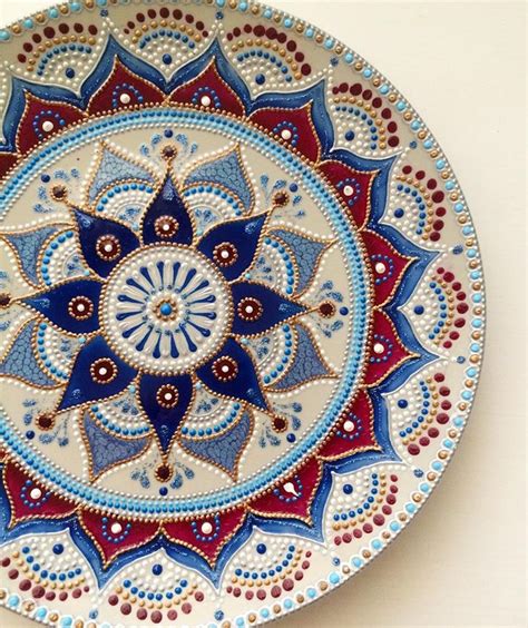 Mandala Artist Hand Paints Mesmerizing Patterns On Ceramic Plates And