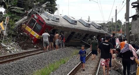 Krl Terguling Di Bogor Penumpang Histeris Radar Sukabumi