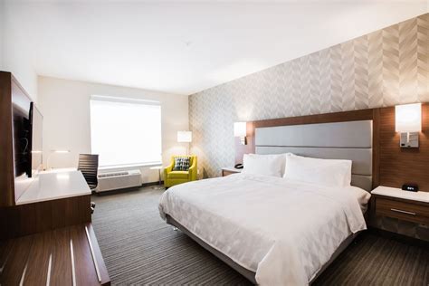 Holiday Inn Calgary South Conference Center, an IHG Hotel Reviews, Deals & Photos 2023 - Expedia.ca