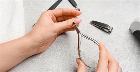 7 Best Cuticle Nippers In 2025 To Trim Cuticles Effortlessly