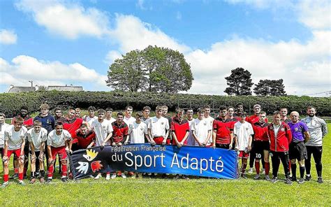 Pabu L Quipe De Bretagne Du Sport Adapt Fourbit Ses Armes Foot