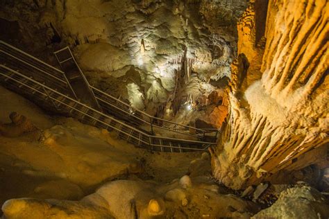 Exploring Jenolan Caves - Adventure Basics