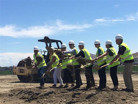 Richland School District breaks ground on new elementary school