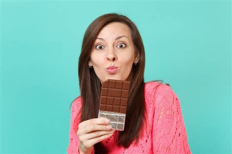 Mujer Joven Sorprendida Emocionada En El Su Ter Rosado Hecho Punto Que