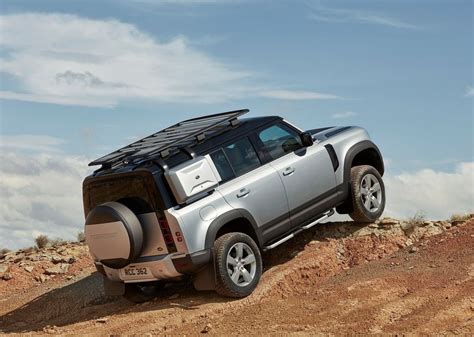 Land Rover Defender (2020) Specs & Price - Cars.co.za