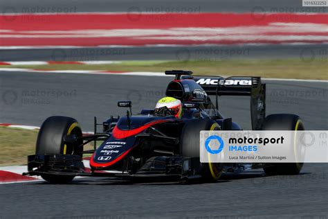 Oliver Turvey GBR McLaren MP4 30 At Formula One Testing Day One