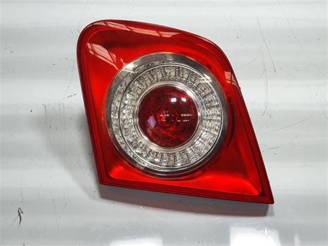 vw golf  rear garnish tailgate lamp gen   tinted type