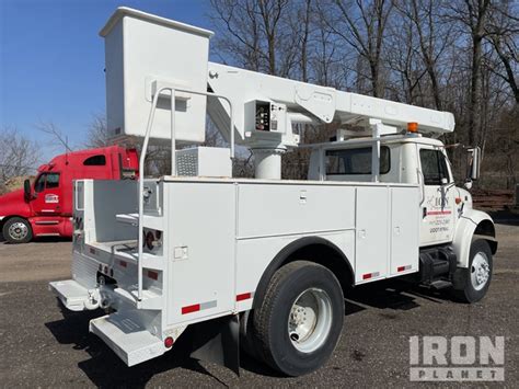 1998 Altec L42a 400 Lb Articulated Boom On 1999 International 4700 4x2