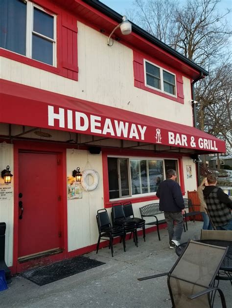 The Hideaway Bar & Grill | N55W34657 Road E, Oconomowoc, WI 53066, USA