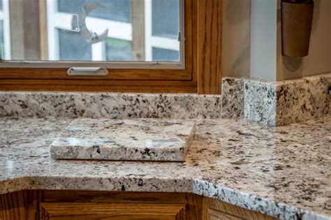 Alaska White Granite With Oak Cabinets Kitchen Traditional Kitchen