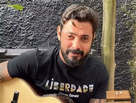 Luto Cantor Sertanejo Jo O Carreiro Morre Aos Anos Ap S Cirurgia No