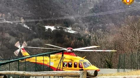 Bimba Morsa Al Volto Da Cane Elisoccorso In Azione A Ca Maggiore